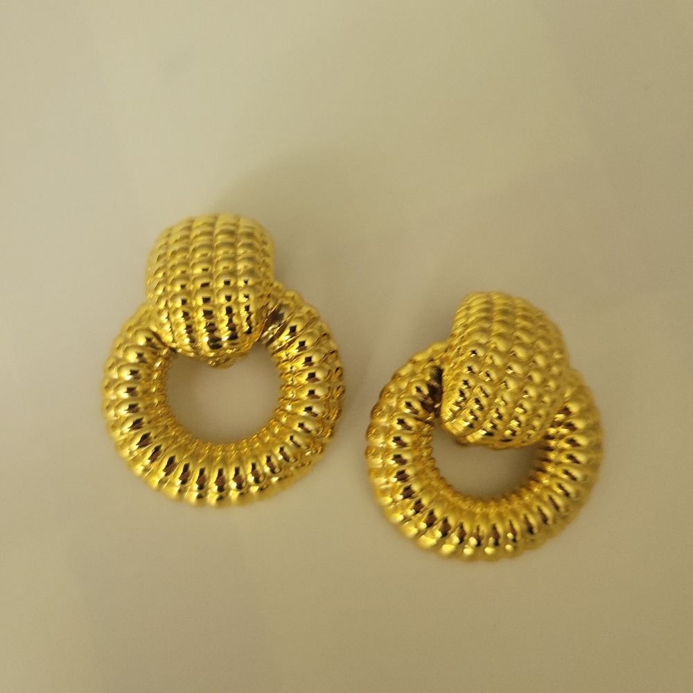 Vintage Gold Textured Door Knocker Clip On Earrings Medium Size Mob Wife